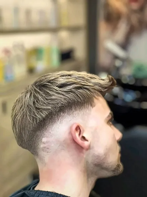 Blonde herenkuif met fade